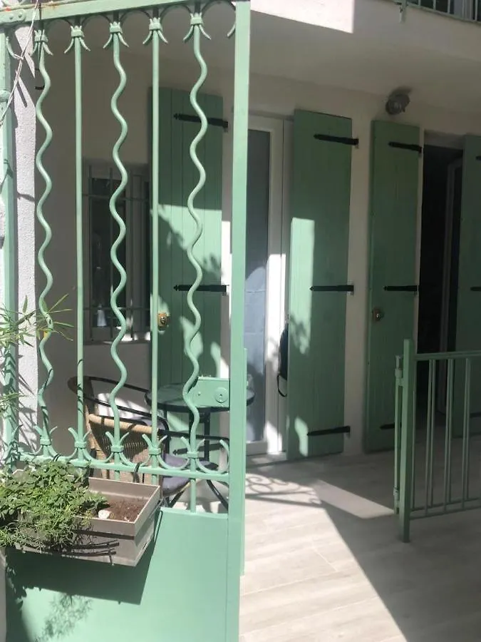 Апартаменты Vieil Antibes, Ravissant 2P Avec Petite Terrasse