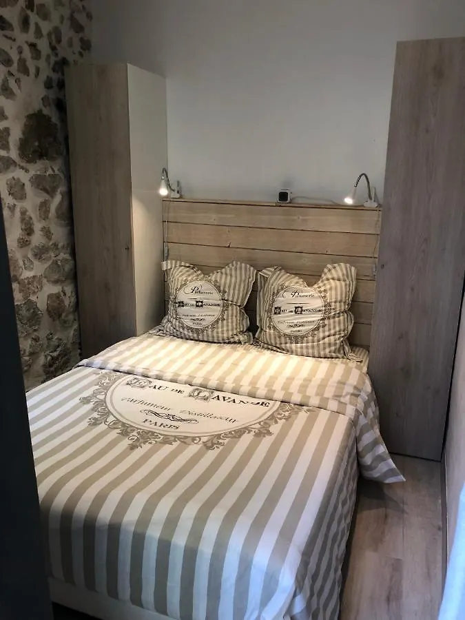 Апартаменты Vieil Antibes, Ravissant 2P Avec Petite Terrasse Антиб