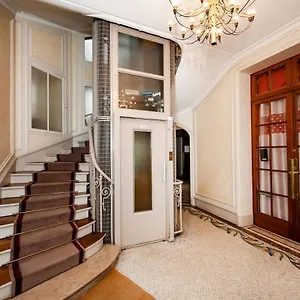 https://le-marais-prestige.fr-paris.fr