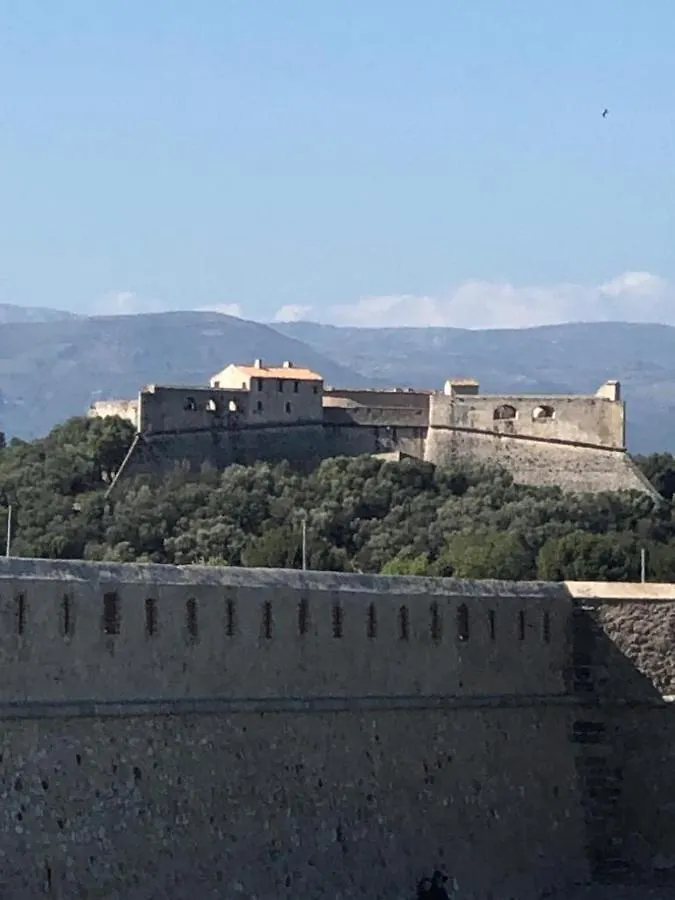 Vieil Antibes, Ravissant 2P Avec Petite Terrasse Apartment