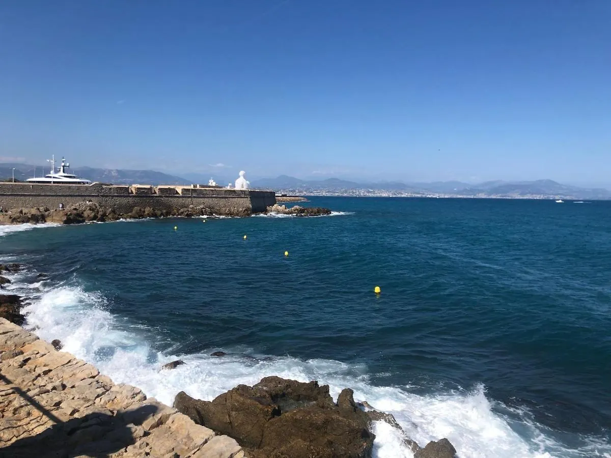 Vieil Antibes, Ravissant 2P Avec Petite Terrasse Apartment 0*, Antibes France